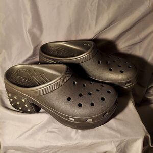 CROCS Black Embossed Logo Footbed Close-Up